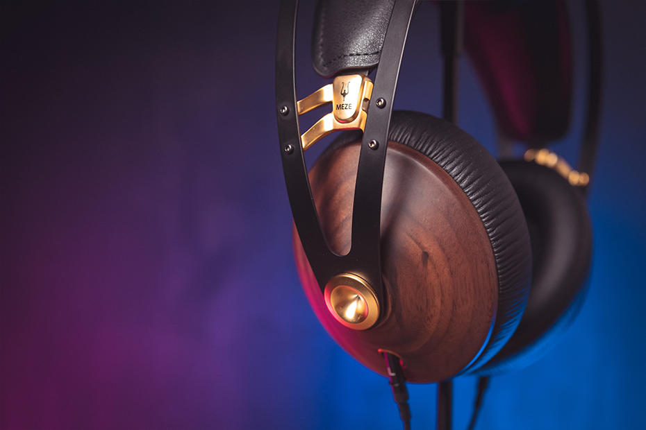 MEZE 99 Classics review closed-back headphones