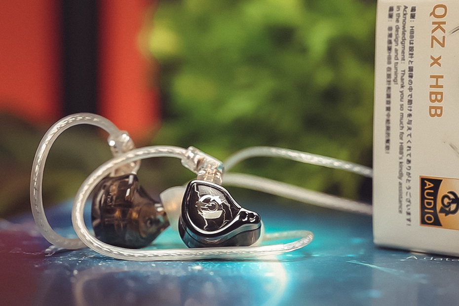 QKZ x HBB in-ear monitors IEM